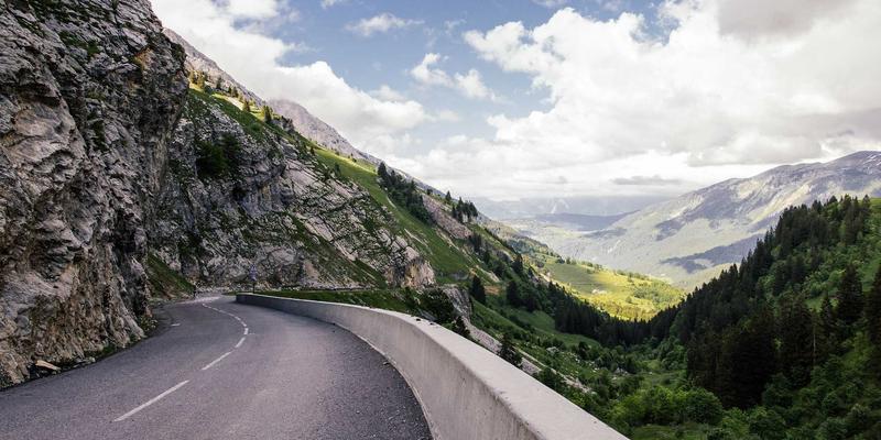 聚泰达跨境物流解决方案：整合国际货运与海外仓配，如何系统性降低企业出海成本